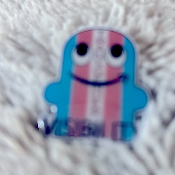 Amazon Peccy “Transgender/Visibility” Pin - Picture 1 of 2